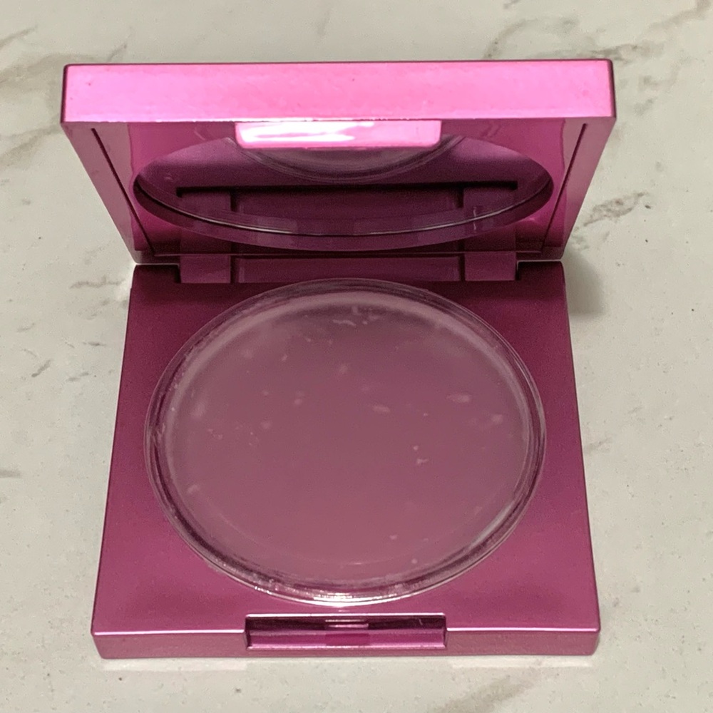 Flawed Mally Evercolor Poreless Face Defender